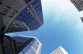 领克首款纯电轿车测试谍照曝光，将在2024年下半年上市